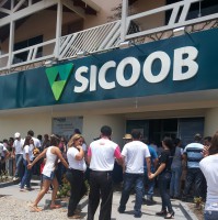 /album/vista-alegre-do-abuna/sicoob-portocredi-inaugura-ag%c3%aancia-em-vista-alegre-do-abun%c3%a3-19-de-novembro-de-2013-por-rizio-andrade-em-noticias-jpg/